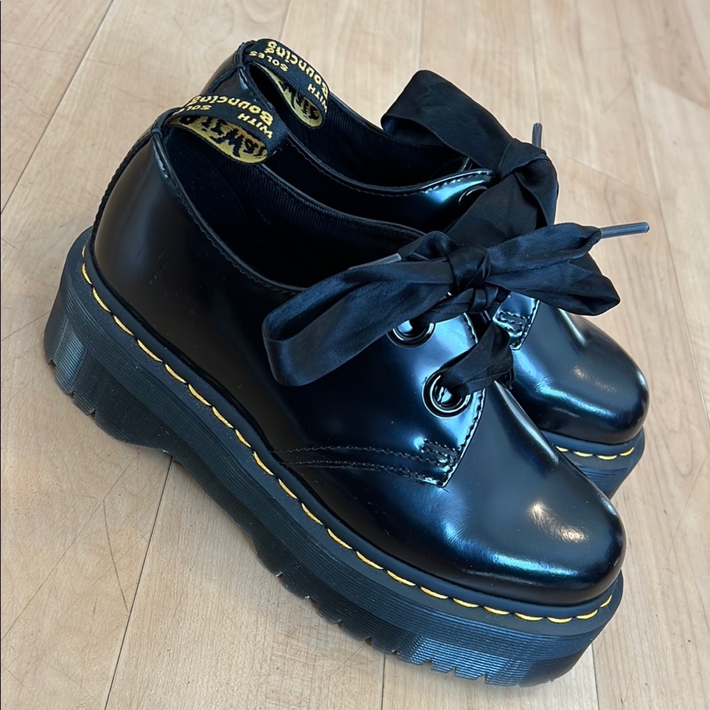 Dr. Martens HOLLY LEATHER PLATFORM SHOES 6 - Picture 5 of 16